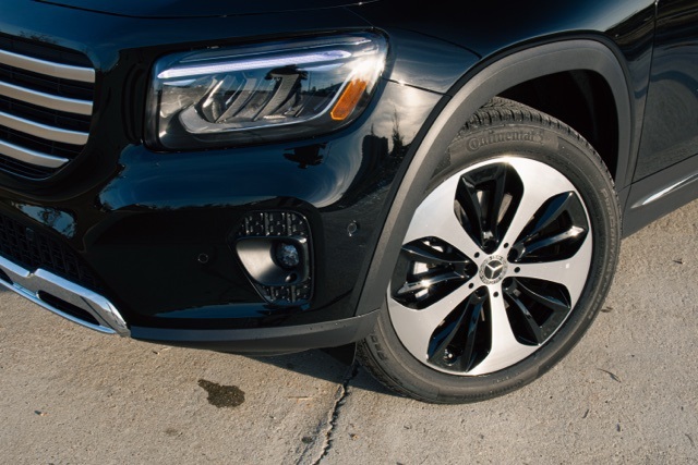 2026 Mercedes Benz GLB 250 photo 4