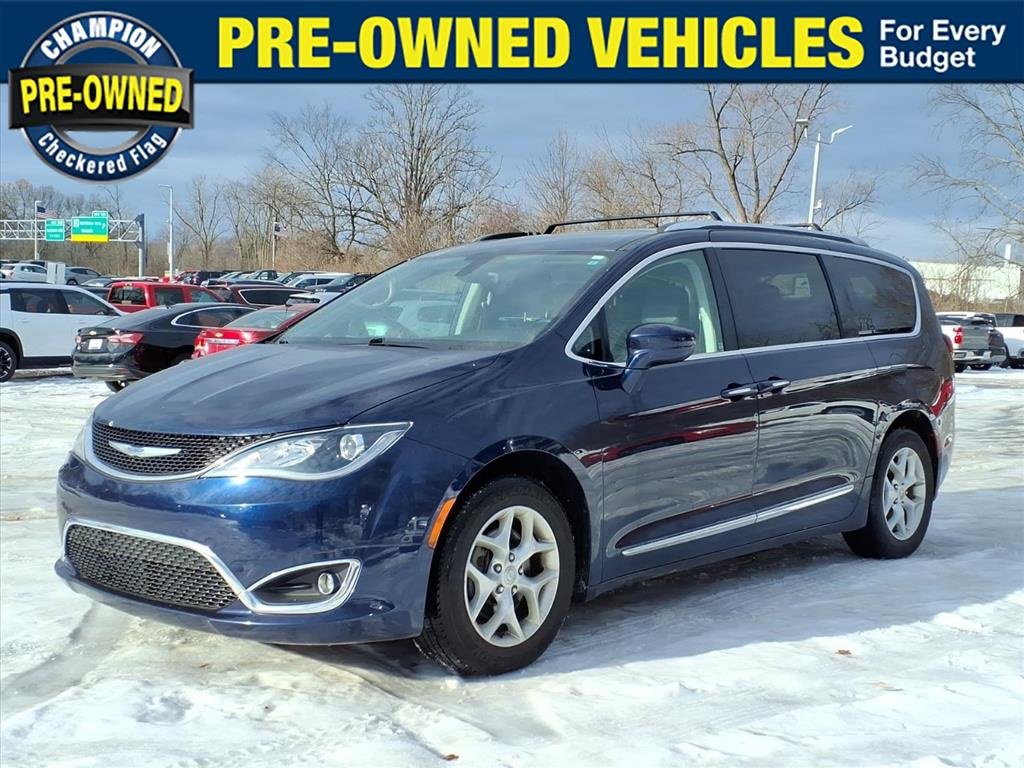 2017 Chrysler Pacifica Touring-L Plus