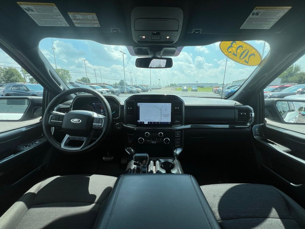 2023 Ford F-150 XLT photo 2