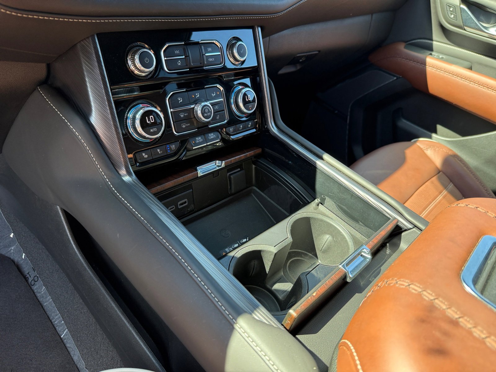 2023 Gmc Yukon Denali Ultimate photo 12