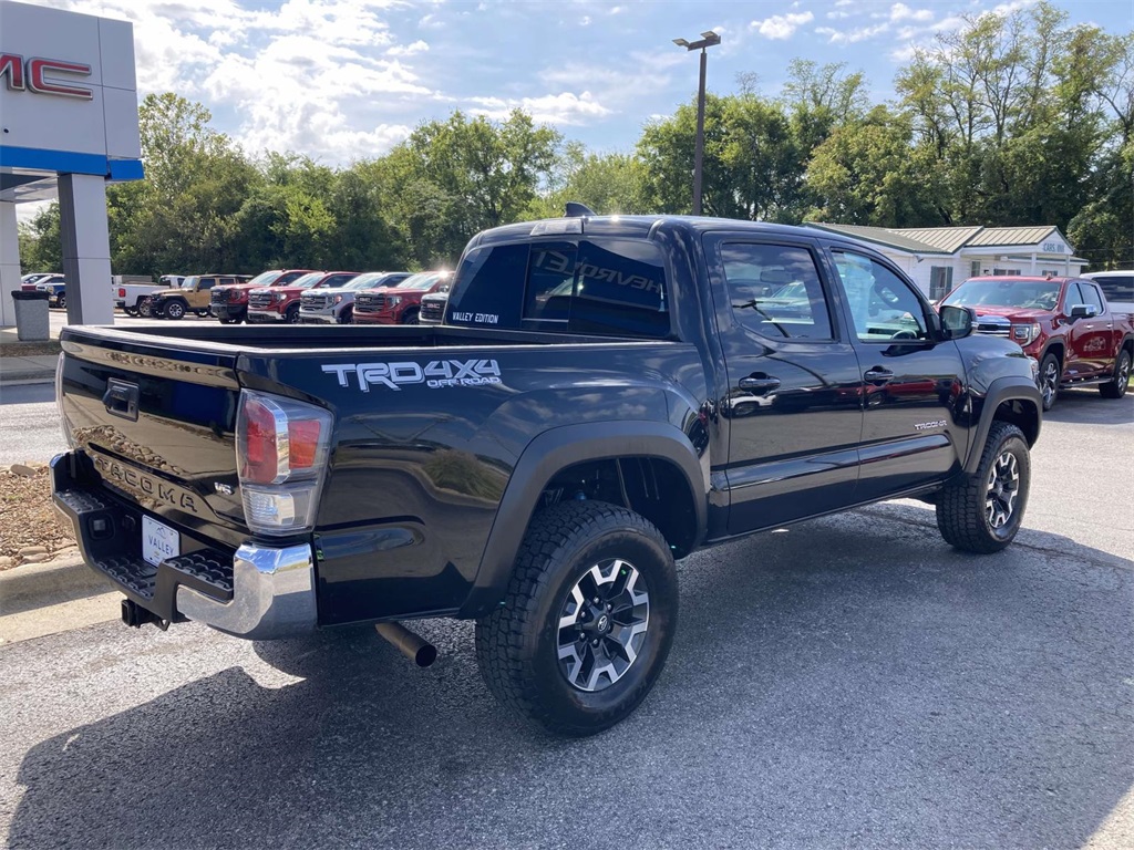 2023 Toyota Tacoma TRD Off-Road photo 3
