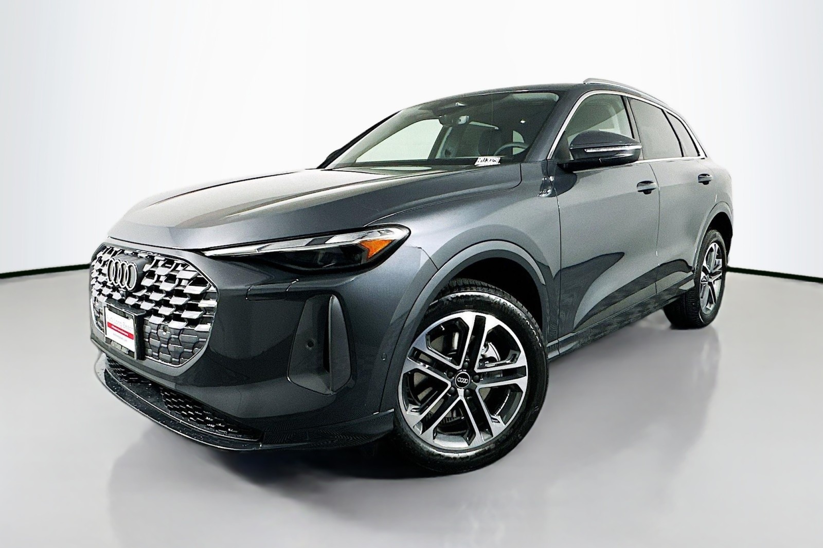 2025 Audi New Q5 Premium's photo