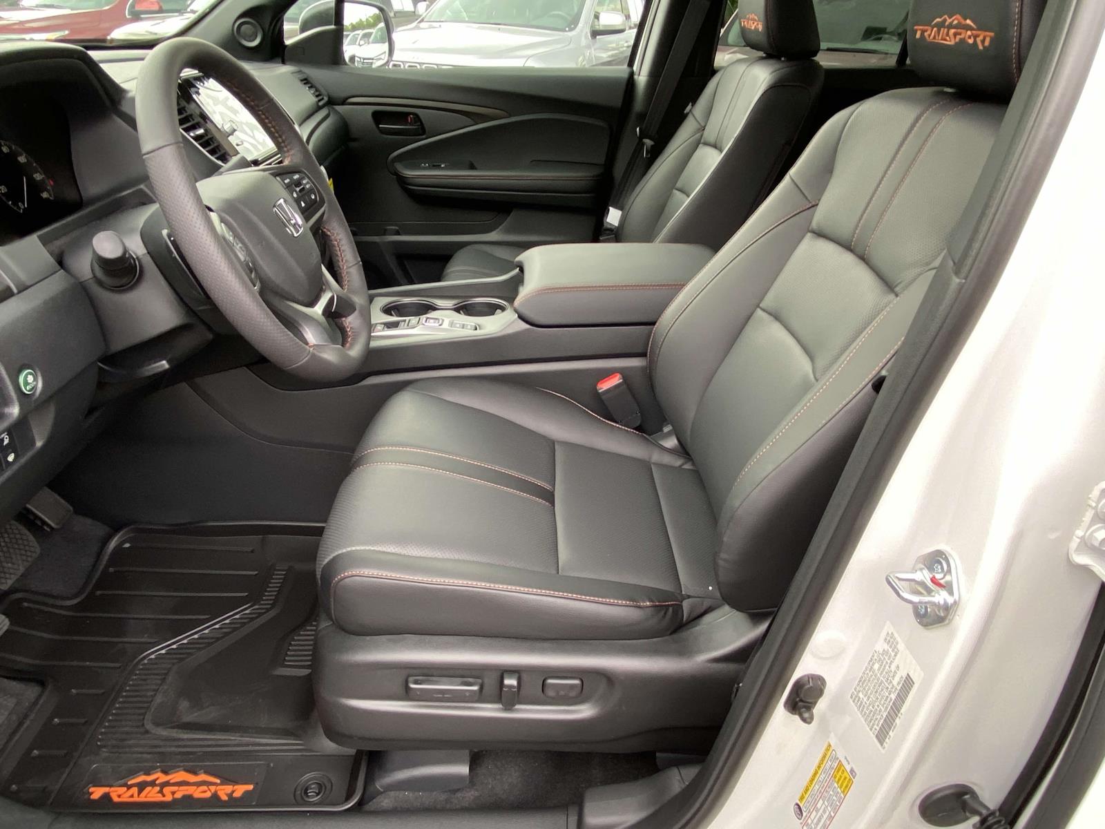 2025 Honda Ridgeline TrailSport photo 9