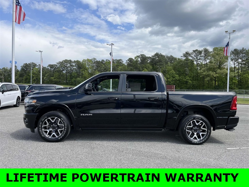 2025 Ram 1500 Laramie photo 4