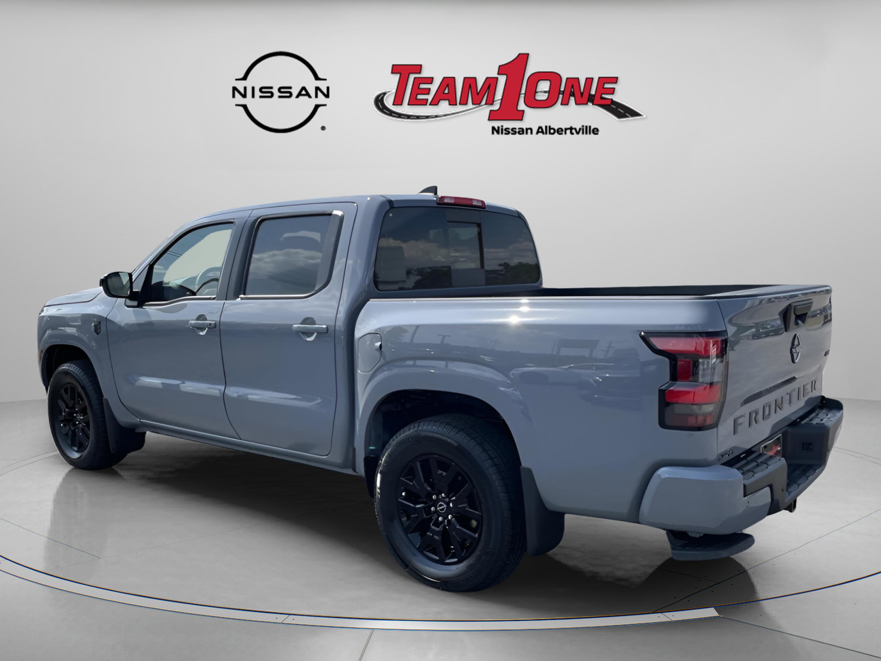 2026 Nissan Frontier Crew Cab SV photo 3