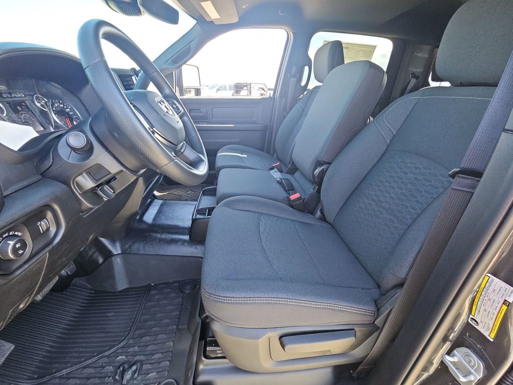 2026 Ram 3500 Tradesman photo 24