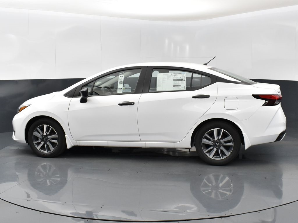 2025 Nissan Versa 1.6 S photo 4