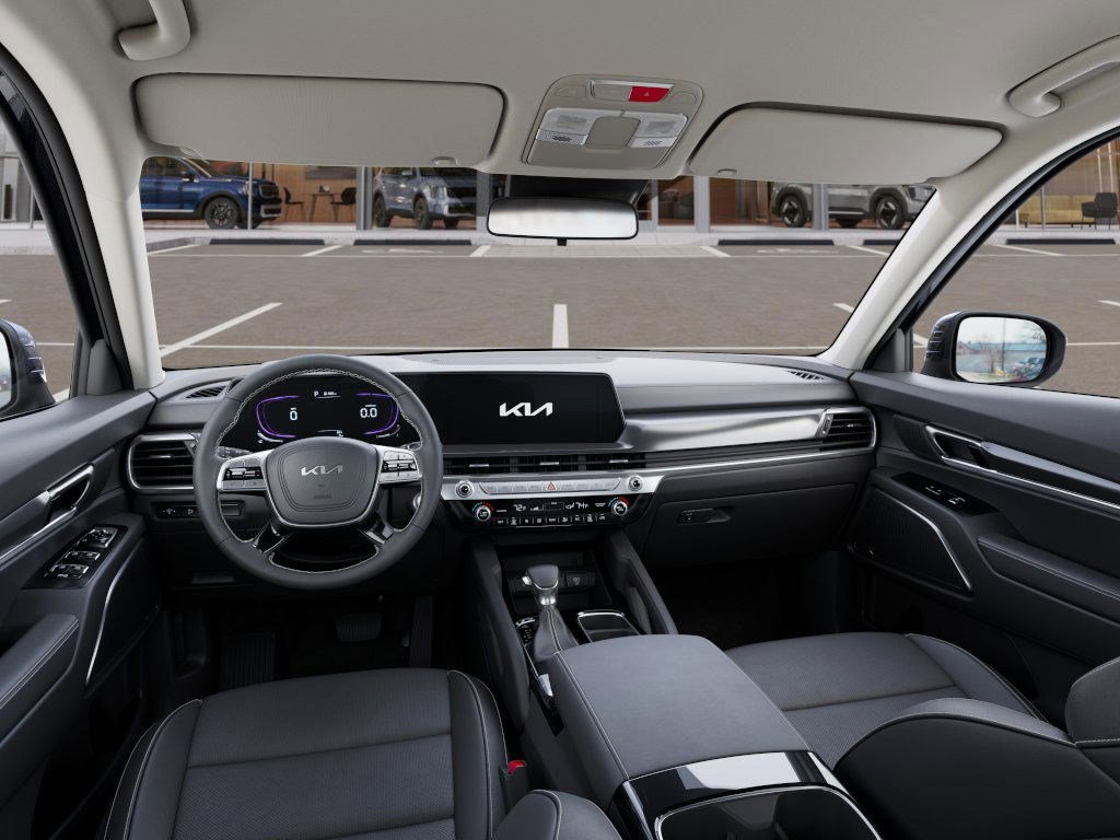 2025 Kia Telluride LX photo 13