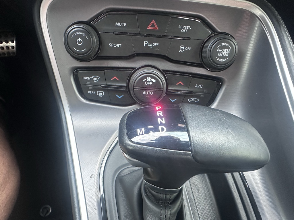 2022 Dodge Challenger R/T photo 18