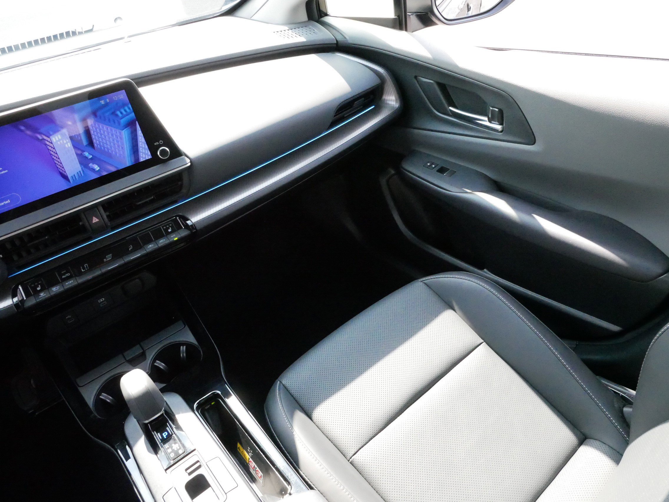 2024 Toyota Prius XLE photo 11