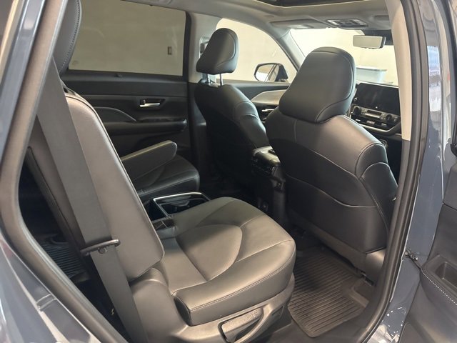 2024 Toyota Grand Highlander Platinum photo 29