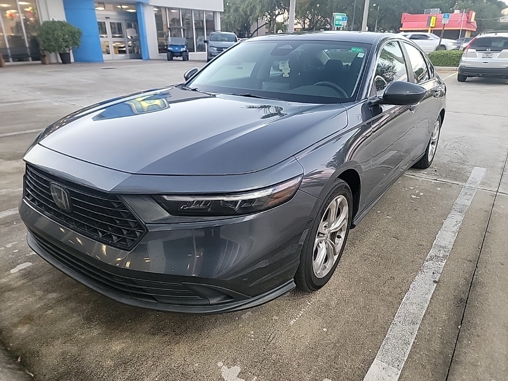 2023 Honda Accord LX's photo