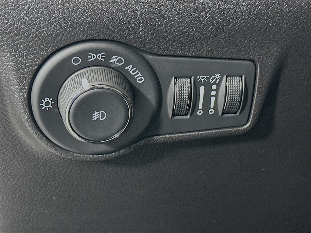2024 Jeep Compass Latitude photo 16