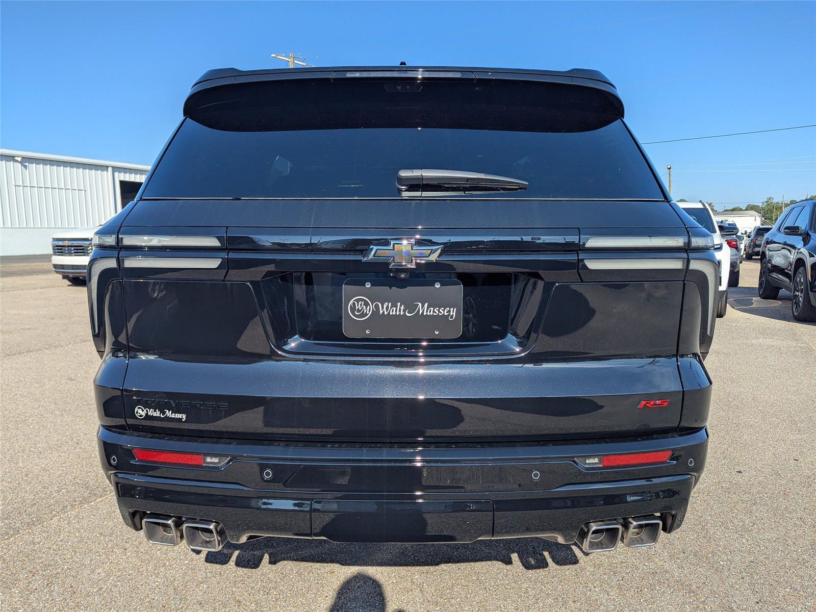2026 Chevrolet Traverse RS photo 2
