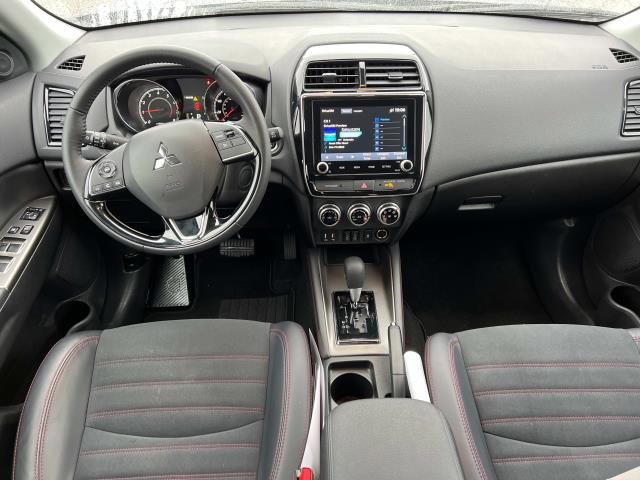 2024 Mitsubishi Outlander Sport S photo 3