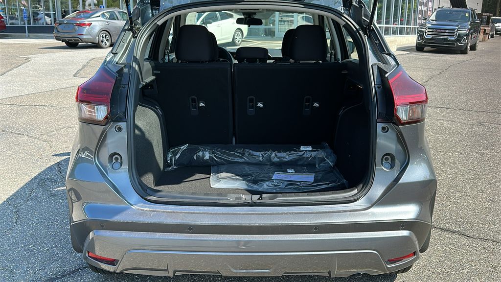 2025 Nissan Kicks Play S photo 25