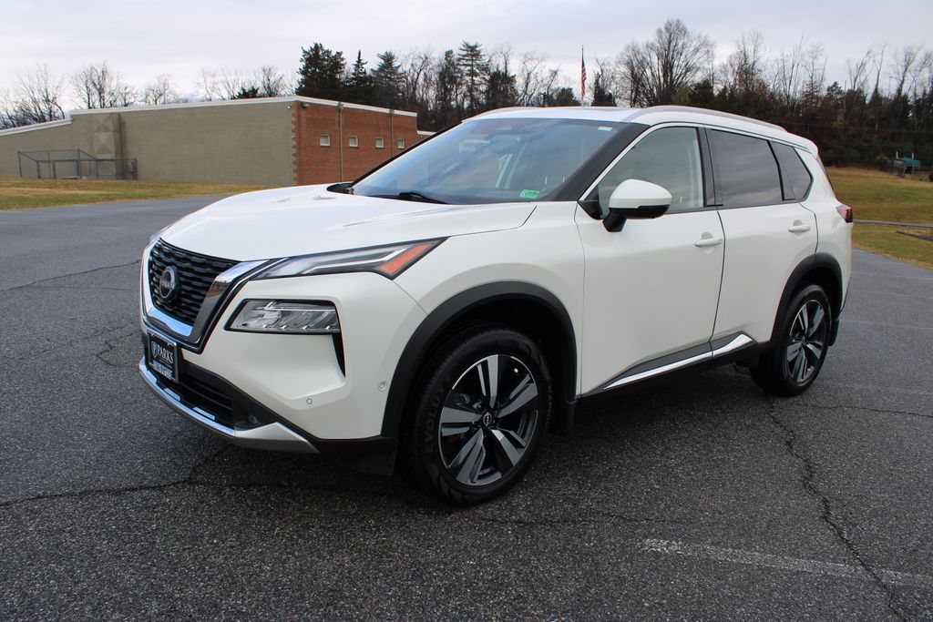 2022 Nissan Rogue Platinum photo 2