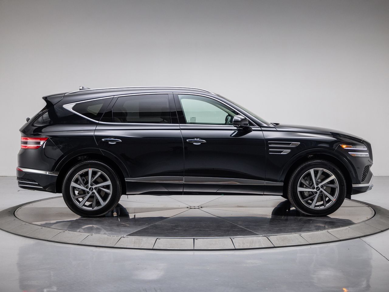 2026 Genesis GV80 2.5T Advanced photo 4