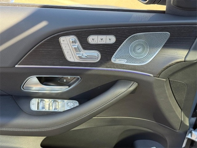 2026 Mercedes Benz GLS 450 4MATIC photo 11