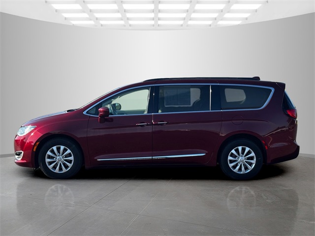 2017 Chrysler Pacifica Touring L photo 4