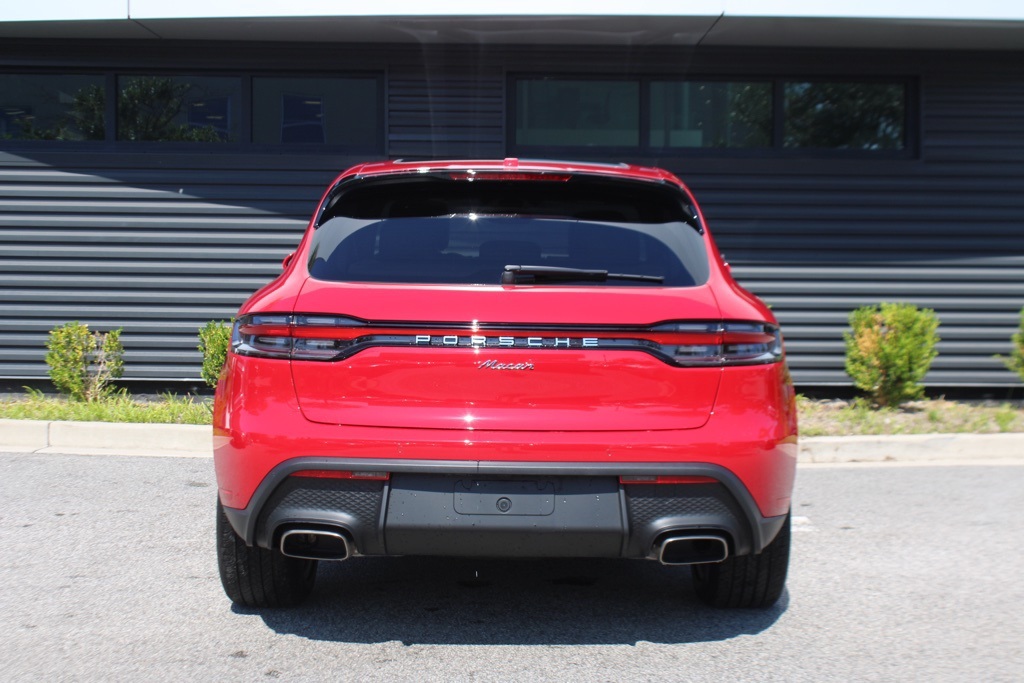 2024 Porsche Macan Base photo 6