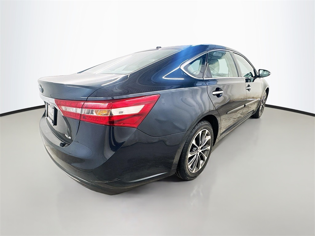 2016 Toyota Avalon XLE Premium photo 9