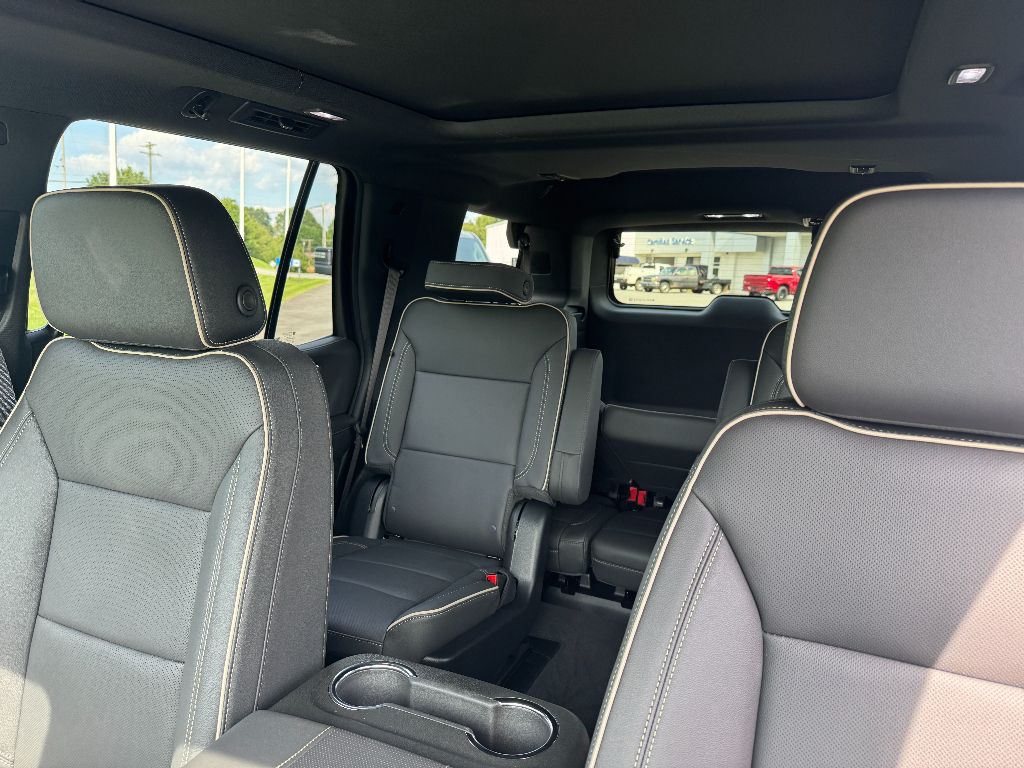 2025 Chevrolet Tahoe Premier photo 19