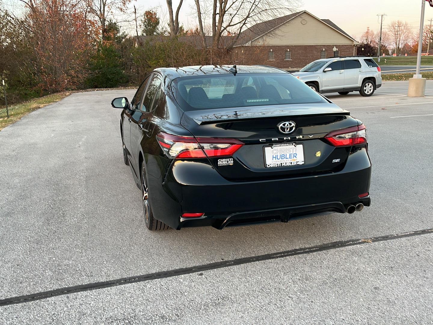 2023 Toyota Camry SE photo 3