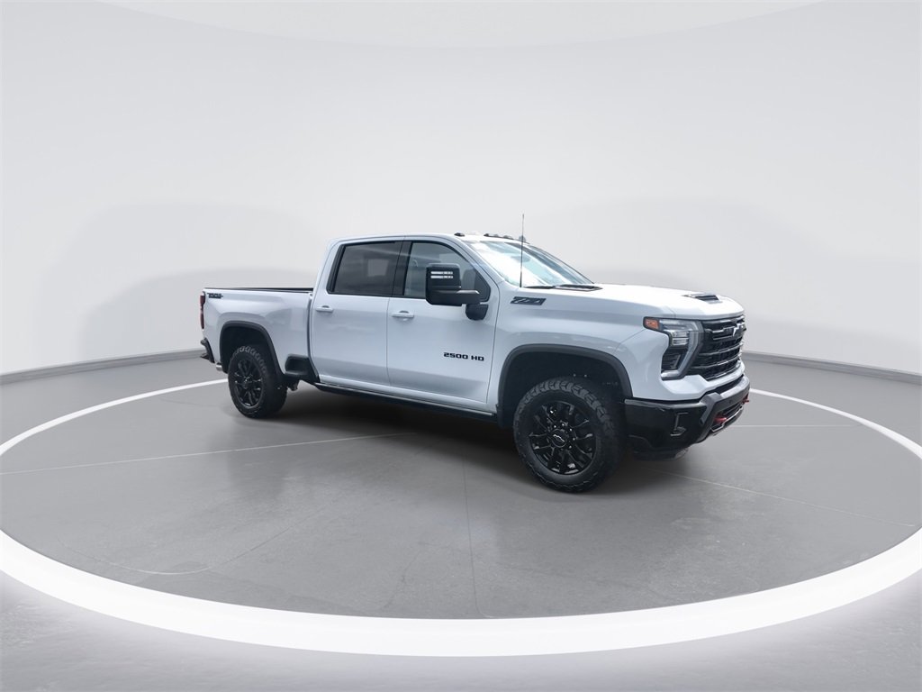 2025 Chevrolet Silverado 2500HD LTZ photo 2
