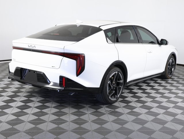 2025 Kia K4 GT-Line photo 4