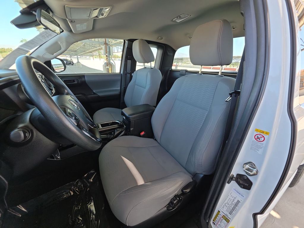 2018 Toyota Tacoma SR photo 17