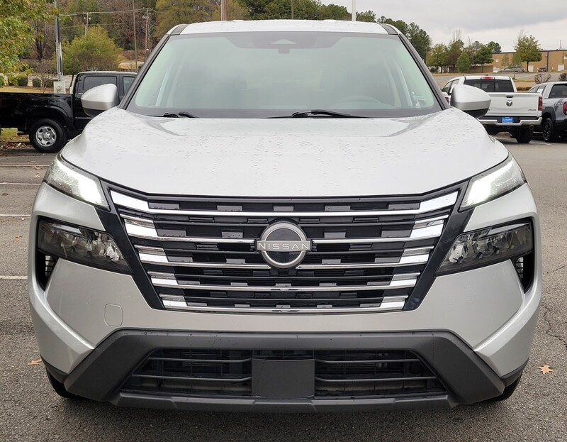 2024 Nissan Rogue SV photo 4