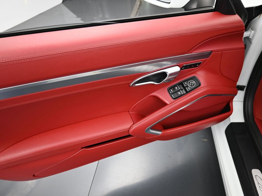 2014 Porsche 911 S photo 18