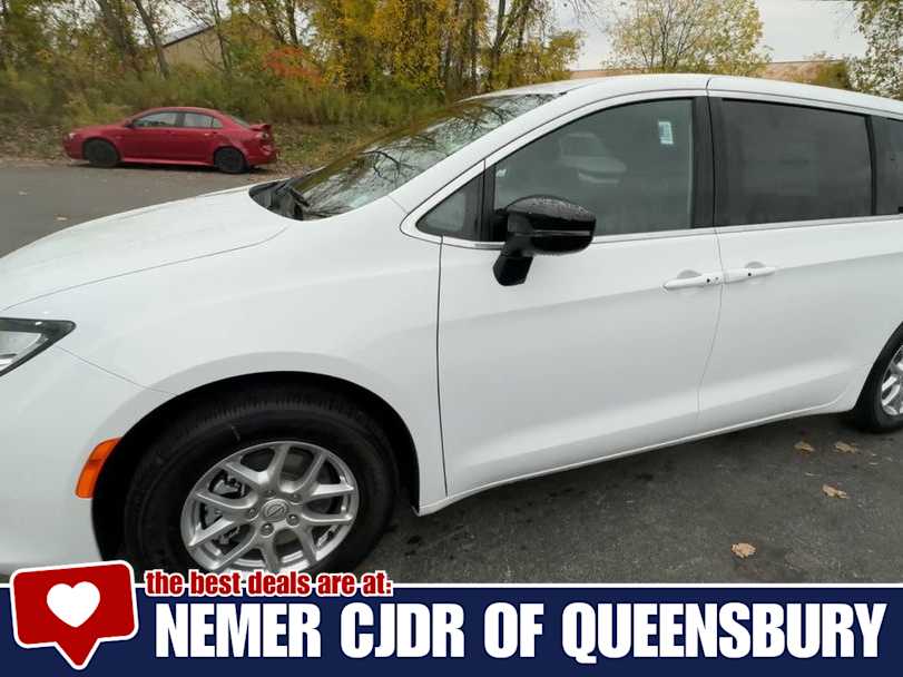 2026 Chrysler Voyager LX photo 3