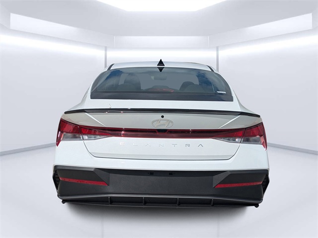 2025 Hyundai Elantra SEL Sport photo 4