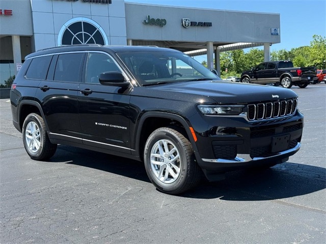 2025 Jeep Grand Cherokee Laredo X photo 2
