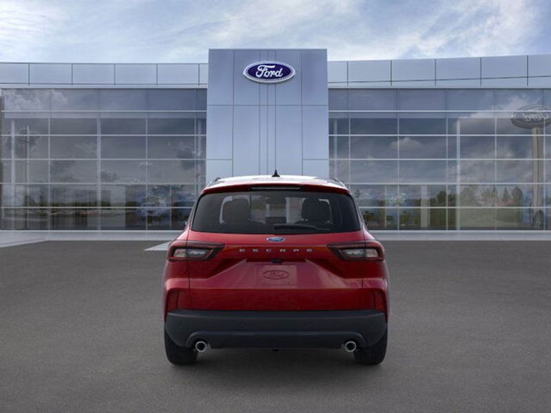 2026 Ford Escape ST-Line photo 4