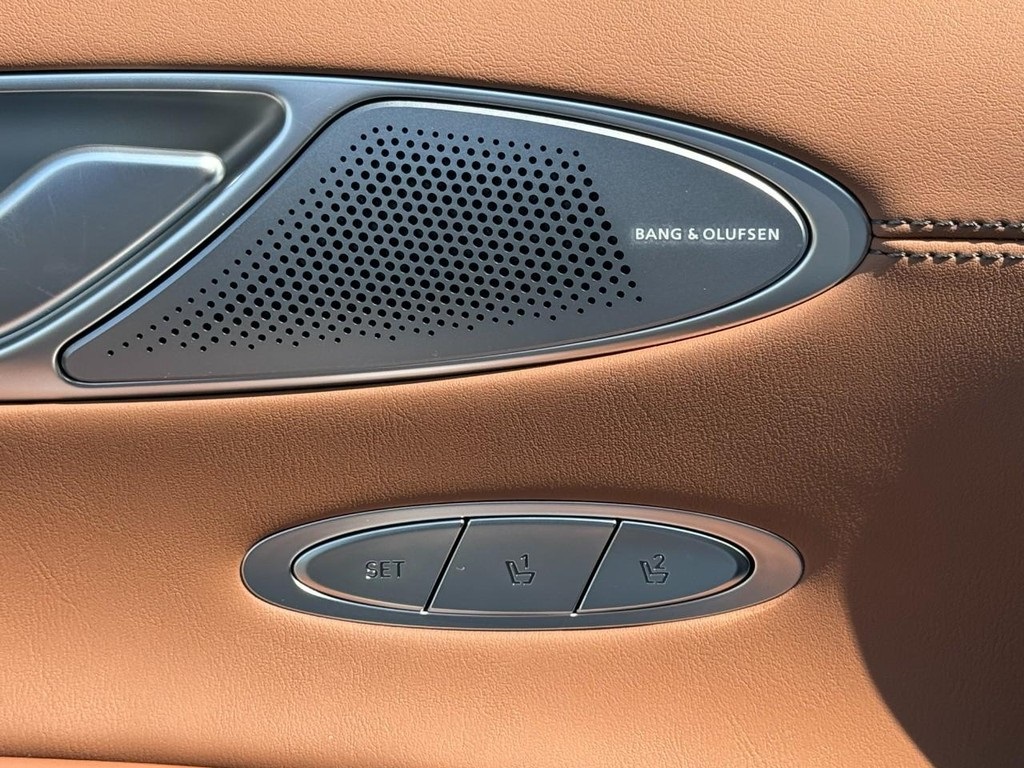 2026 Genesis GV70 2.5T Advanced photo 12