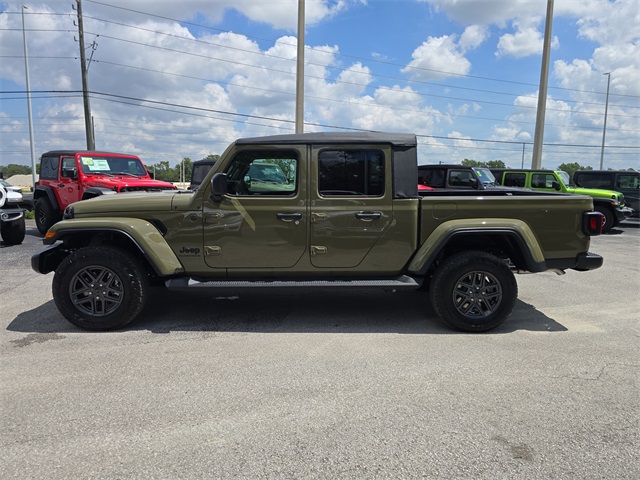 2025 Jeep Gladiator Sport photo 3