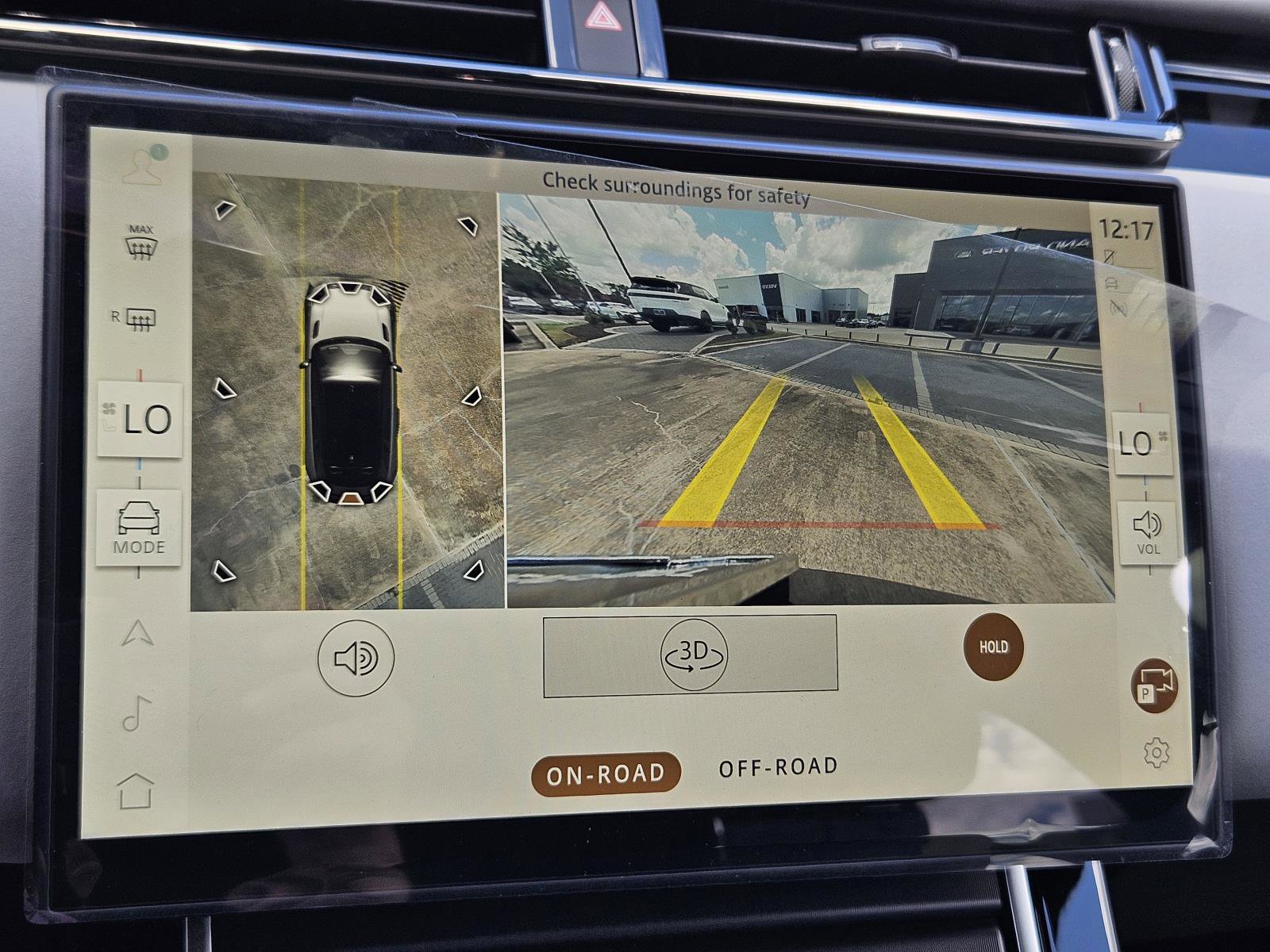2026 Land Rover Range Rover Velar SE photo 17