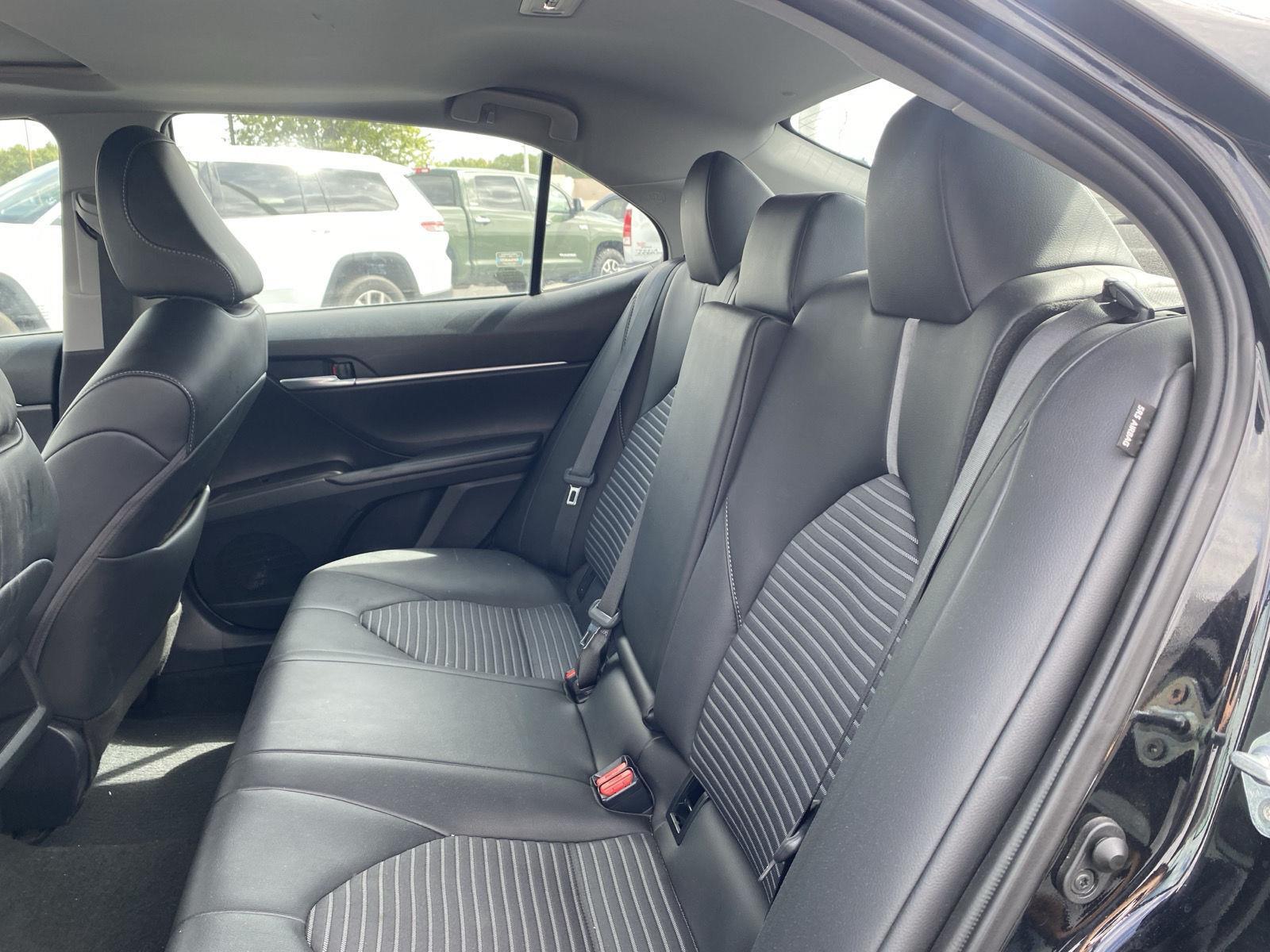 2023 Toyota Camry SE photo 9