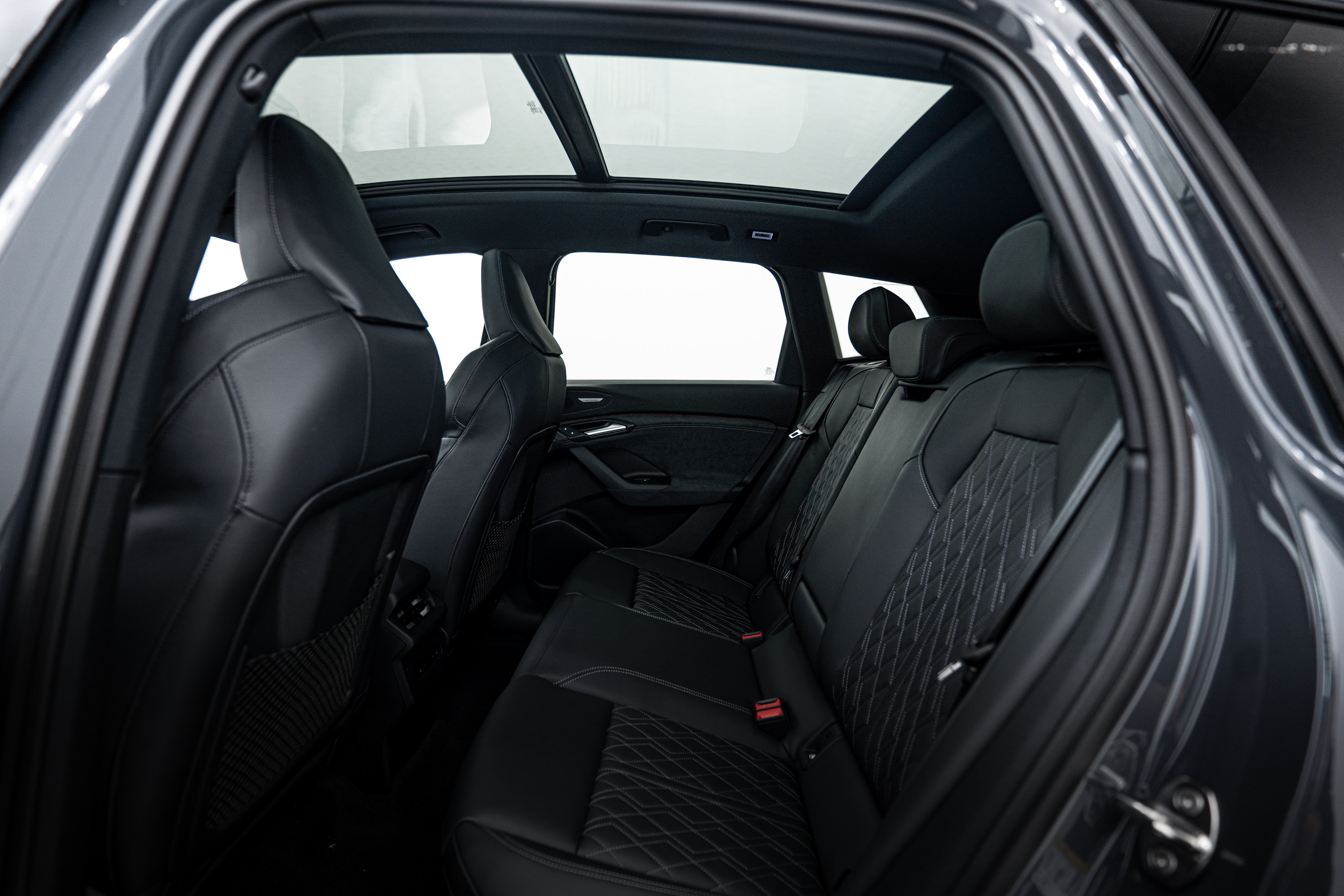 2025 Audi SQ6 photo 13