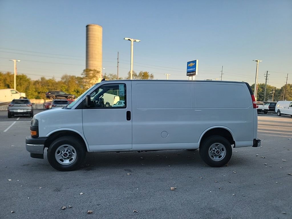 2023 Gmc Savana Cargo 2500 photo 4
