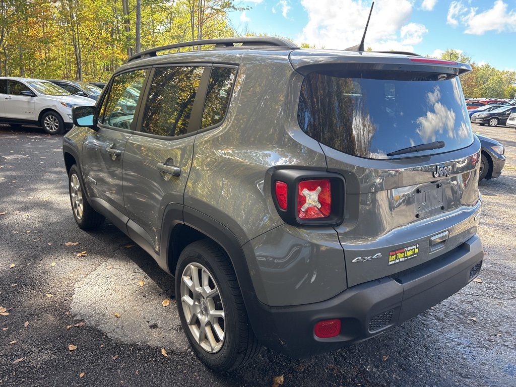 2020 Jeep Renegade Latitude photo 2