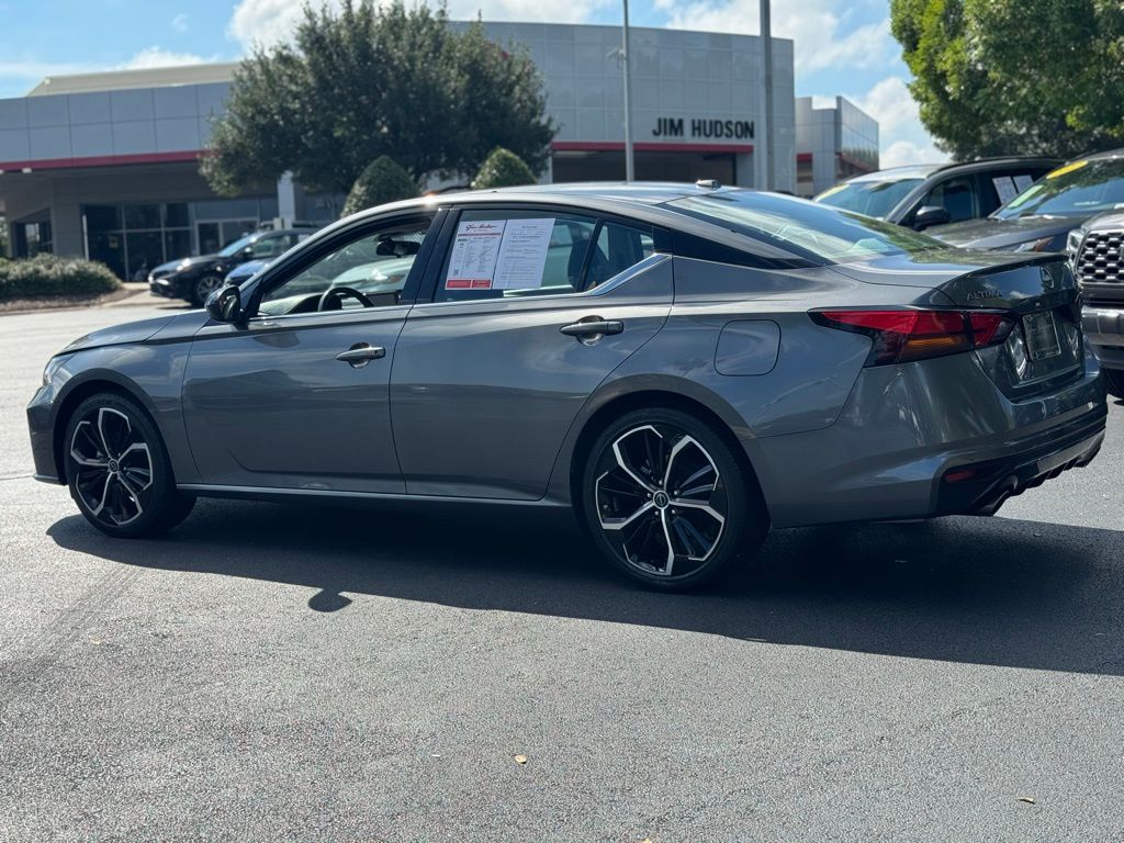 2024 Nissan Altima 2.5 SR photo 7