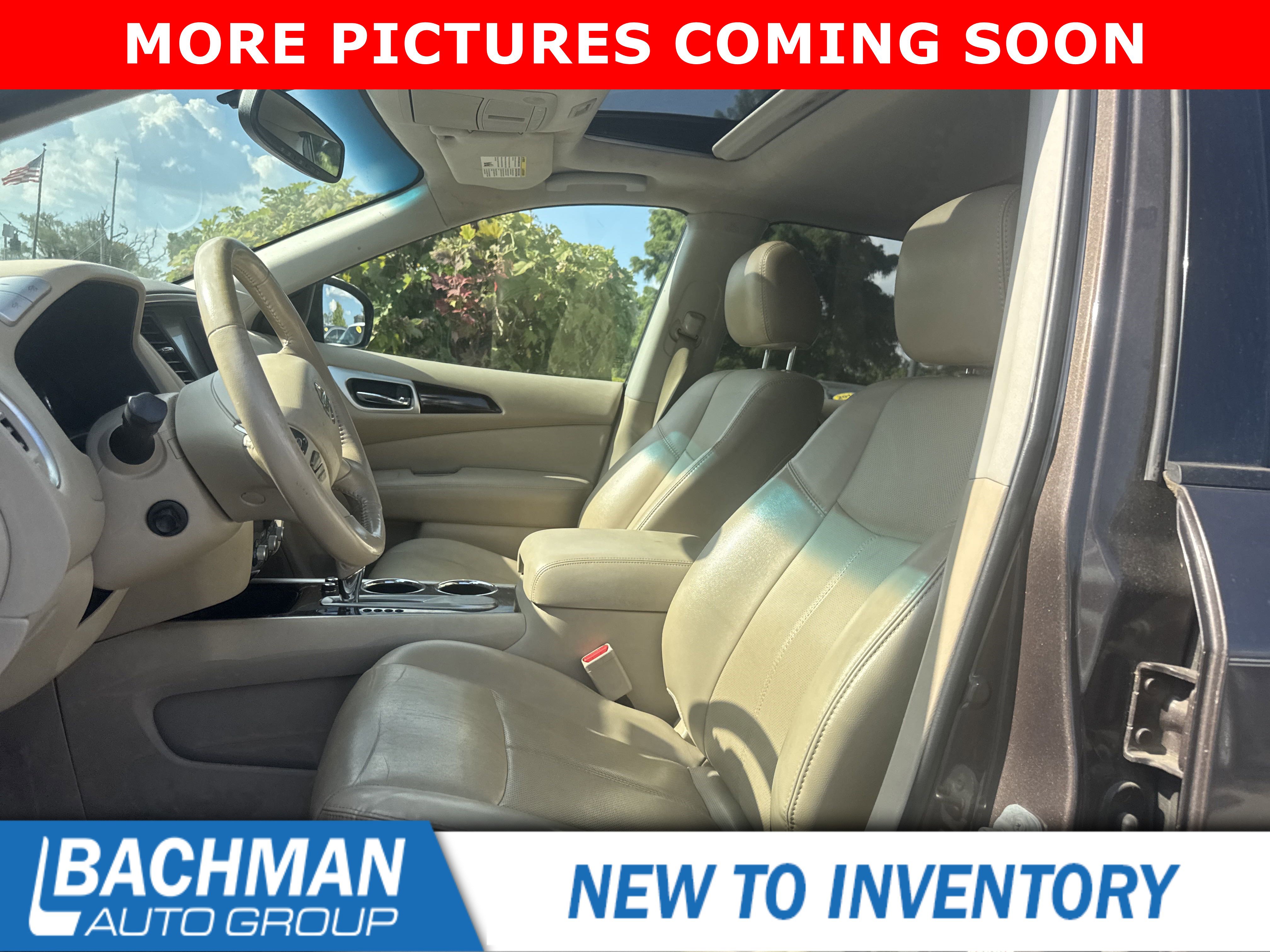 2015 Nissan Pathfinder Platinum photo 7