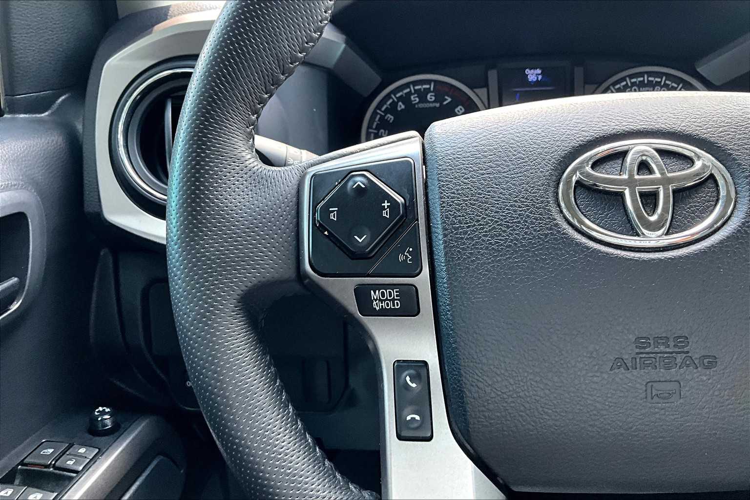 2023 Toyota Tacoma SR5 photo 22