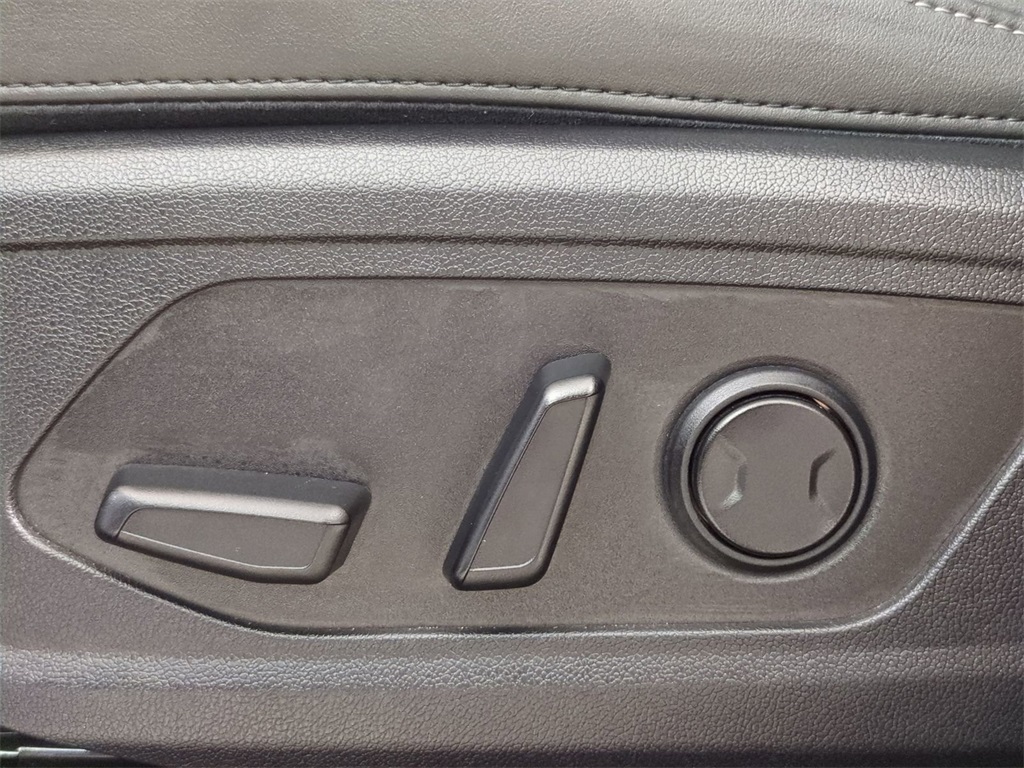 2025 Kia Sorento S photo 16