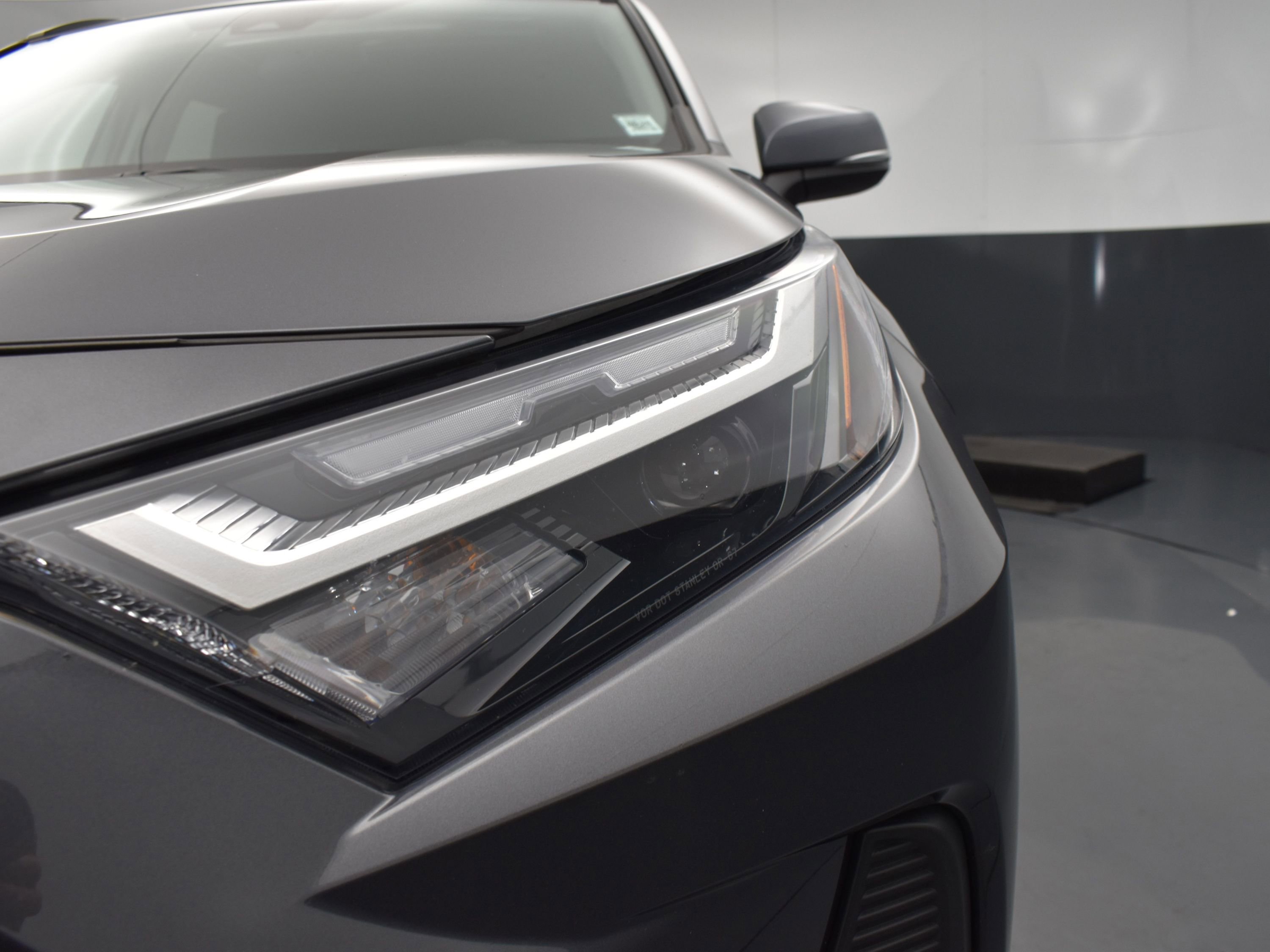 2023 Toyota RAV4 XLE photo 3