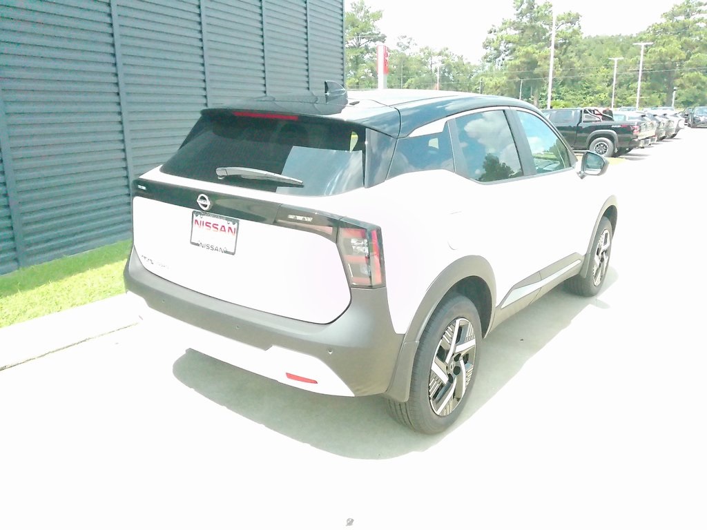 2025 Nissan Kicks SV photo 3